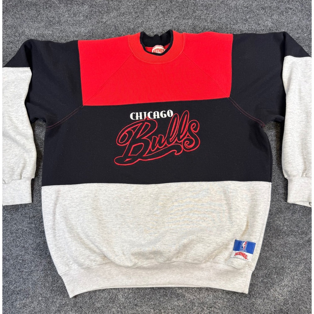#138 Vintage Chicago Bulls Mills Sweatshirt XL Red Black Grey NBA Made in USA